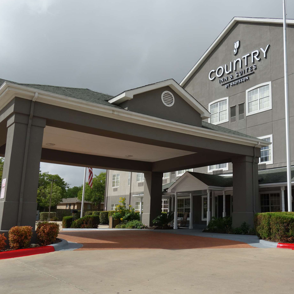 front view of Country Inn Suites