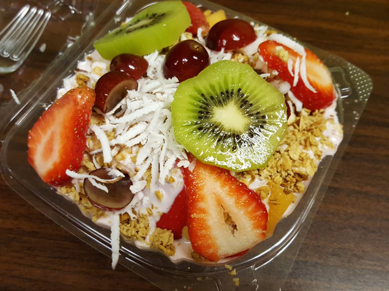 fruit bowl with toppings
