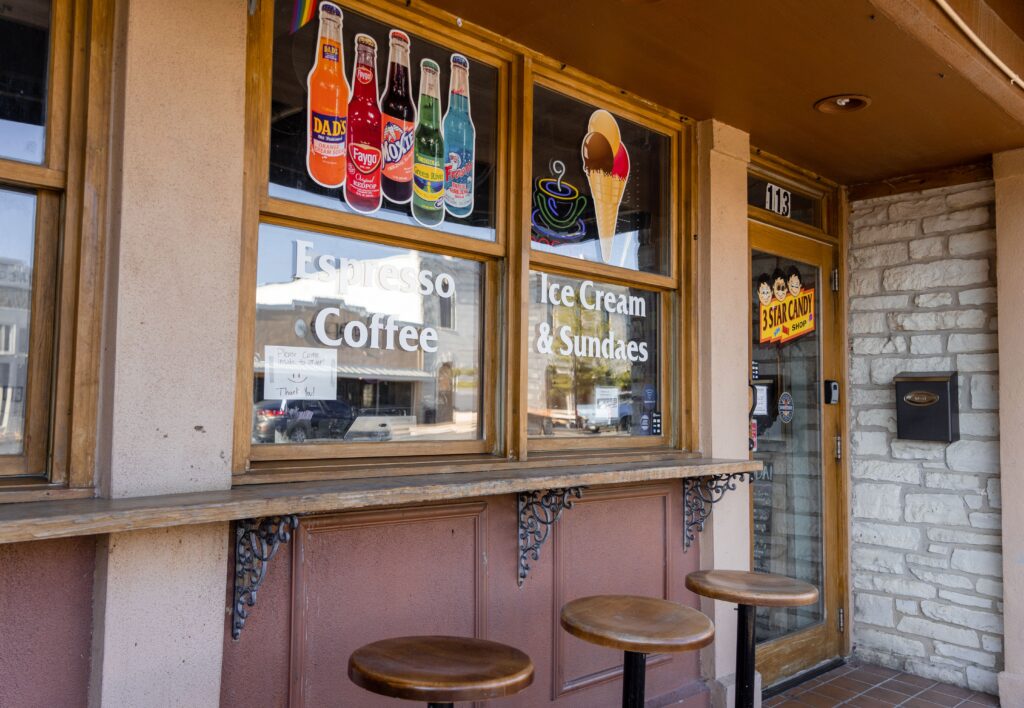 Outdoor seating at the 3 Star Candy Shop