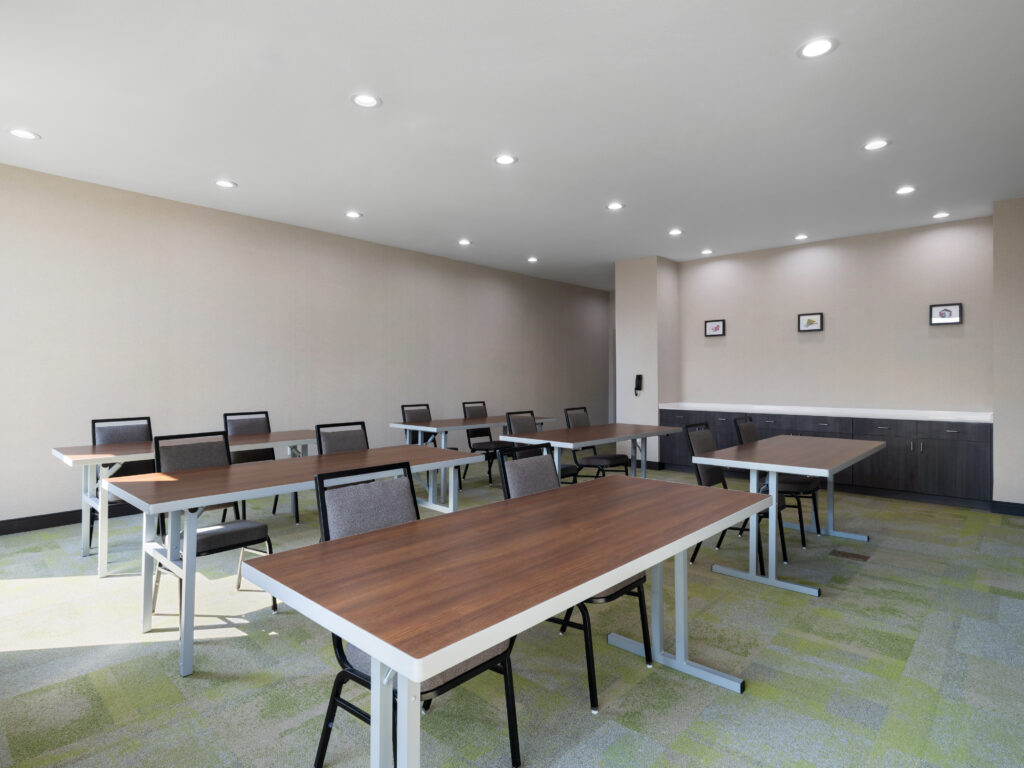Classroom style of meeting space