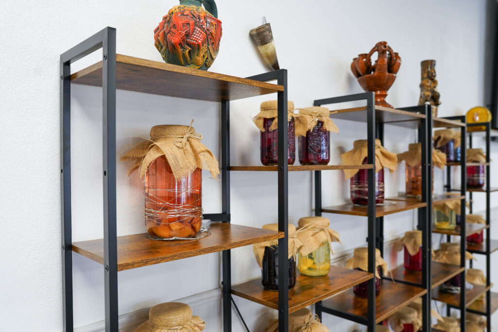 Traditional Georgean decor